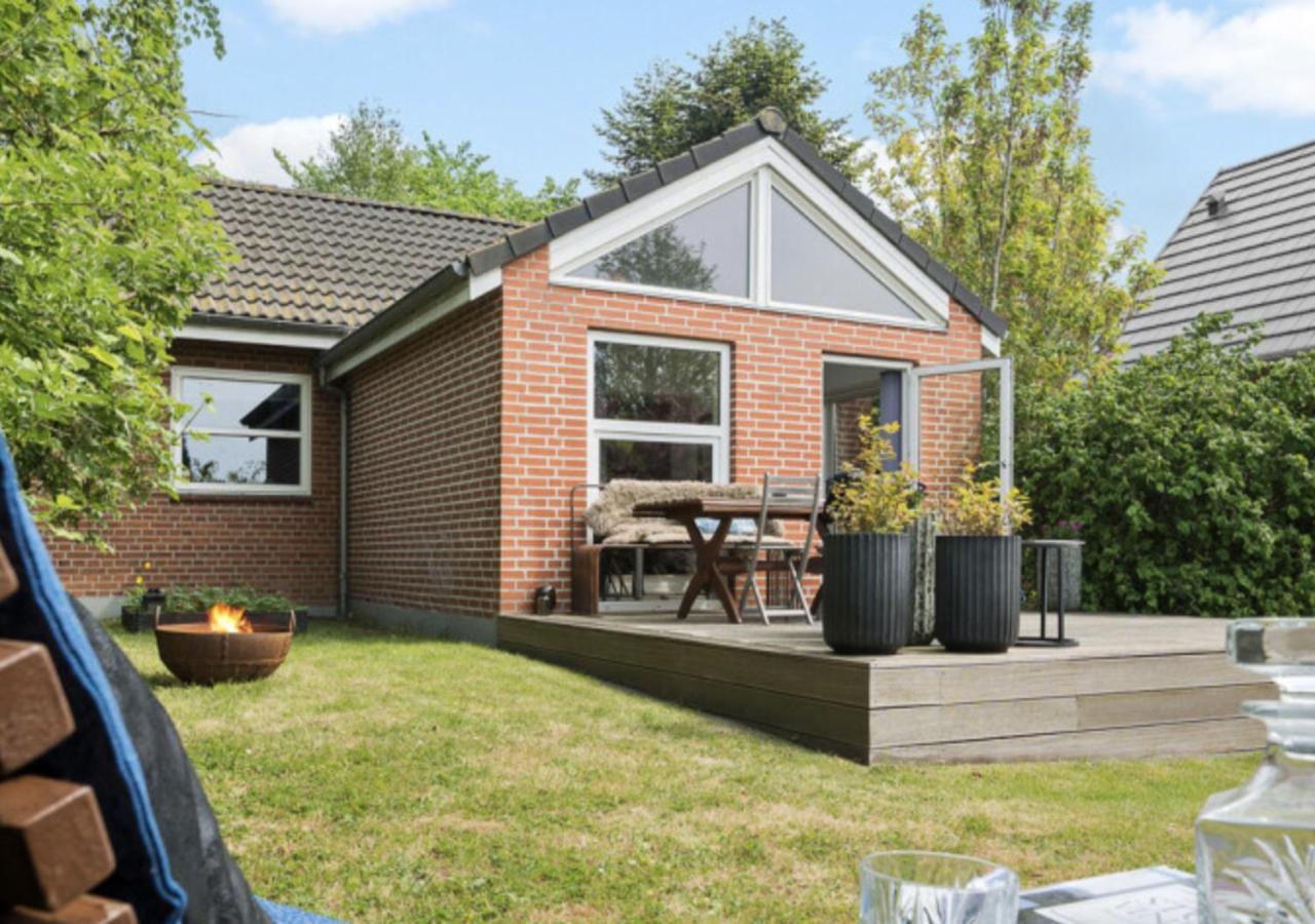 Aarhus - Cozy House, 10 Min From City Center Bagian luar foto